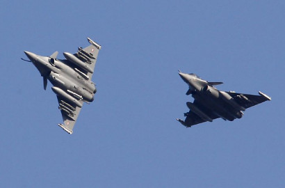 Balas Teror Paris, Pesawat Perancis Serang Daerah Kekuasan ISIS Raqqa