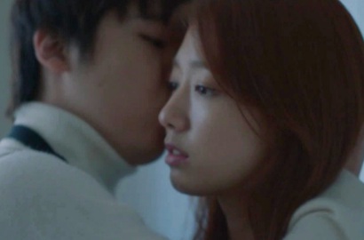 Sambil Nangis, Park Shin Hye Kenang Dicium Hongki di Teaser 'Insensible'