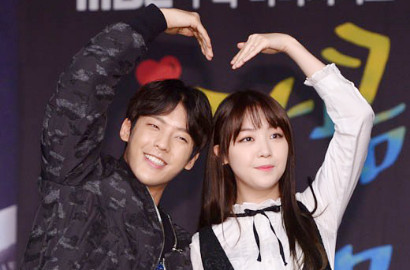 Jatuh di Depan Minah dan Wartawan Saat Preskon Drama, Minhyuk BTOB Sok Cool
