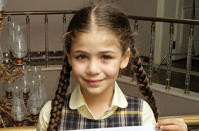 Dandan Cantik Pakai Gaun, Isabella Damla 'Elif' Dipuji Bak Putri