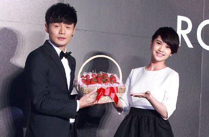 Rainie Yang 'Meteor Garden' dan Kekasih Kepergok Masuk Apartemen Bersama