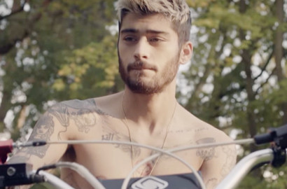 Bahas 1D, Zayn Malik Topless Ganteng di Preview Single Solo 'Befour'