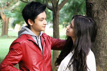 Cieee, Randy Martin Peluk Mesra Cassandra Lee di Ulang Tahun ke-17