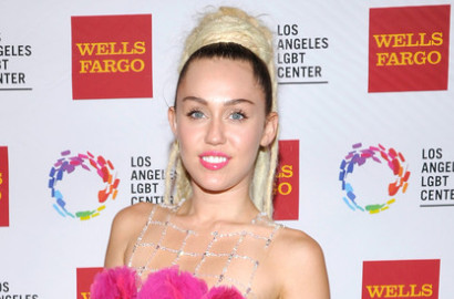 Gara-Gara Alat Pelentik, Bulu Mata Miley Cyrus Jadi Gundul