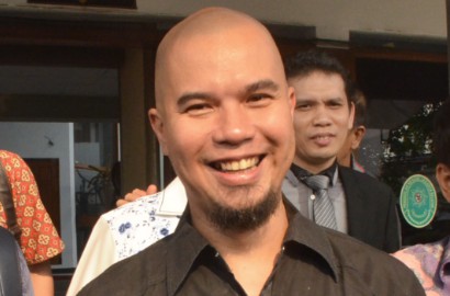 Ahmad Dhani Ternyata Pernah Lakukan Seks Bertiga