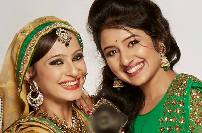 Sudah di Indonesia, Paridhi Sharma-Lavina Tandon Siap ke 'Pesbukers'
