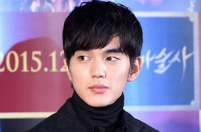 Duh, Yoo Seung Ho Bikin Sutradara 'Joseon Magician' Mendadak Jatuh Cinta