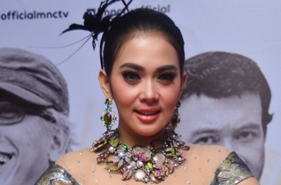 Foto Imut Bareng Ponakan Kembar, Syahrini Didoakan Segera Nikah