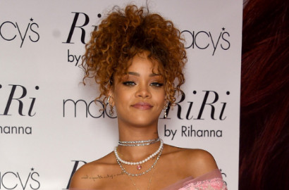 Rihanna Akhirnya Bantah Rumor Produksi Olahan Ganja