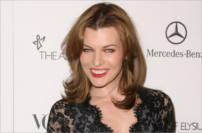Milla Jovovich Berubah Jadi Nenek Peyot di 'Resident Evil: The Final Chapter'