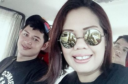 Pamer Foto Lawas Dipeluk Brondong Bukan Rezky Aditya KW, Ely Sugigi Dibully Netter