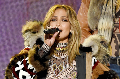 Buka AMA 2015, Jennifer Lopez Dance Seksi 11 Lagu Medley Sekaligus