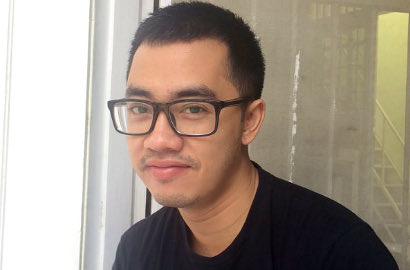 Cerai Tahun Lalu, Bintang 'AADC 2' Dennis Adhiswara Pamer Pacar Baru Romantis