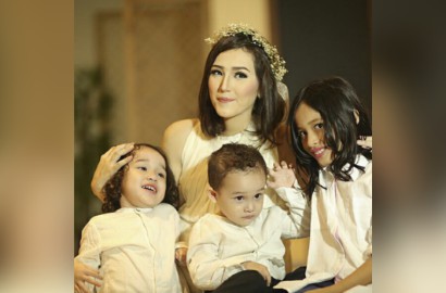 Tanpa Pasha Ungu, Adelia Pemotretan Hamil Bareng Ketiga Buah Hati