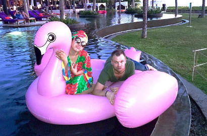 Syahrini dan Dash Berlin 'Mesra', Jadi Petani Hingga Seolah Saling Berciuman di Bali