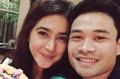 Gemar Olahraga Berkuda, Nabila Syakieb Foto Pre-Wedding di Area Balap Kuda