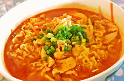 Suka Pedas? Wajib Coba 7 Ramen Asal Korea yang Bikin Lidah Terbakar