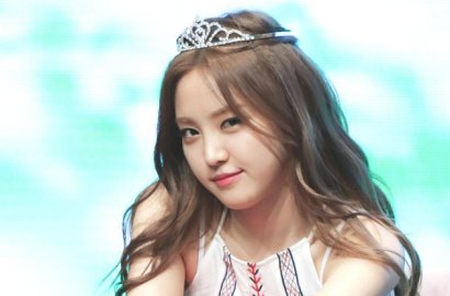 Mulai Adik Hingga Sepupu, Netter Komentari Foto Keluarga Na Eun A Pink
