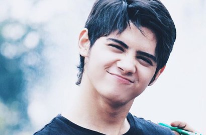 Aliando Pamer Otot Perut Six-Pack dan Telanjang Dada, Fans: Nggak Kuat
