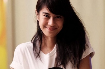 Syuting 'AADC 2' Sampai Subuh, Dian Sastro Tangkap Foto Langka