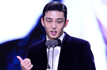 Menang di BDFA 2015 Berkat 'The Throne', Yoo Ah In Tetap Tak Lupakan 'Veteran'