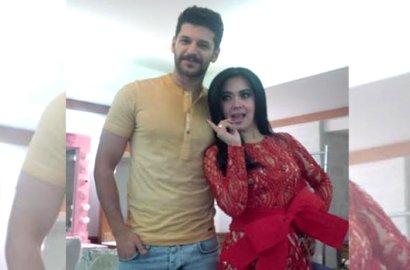 Rajin WhatsApp-an dengan Emre Kivilcim 'Selim', Syahrini Diminta ke Turki