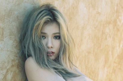 Hampir Bugil, HyunA 4Minute Foto Topless Sambil Tutupi Payudara