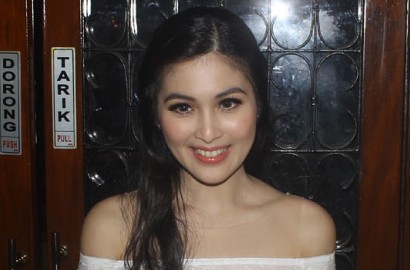 Bagi Para Pria yang Mau Jadi Pacar Sandra Dewi, Ini Syaratnya