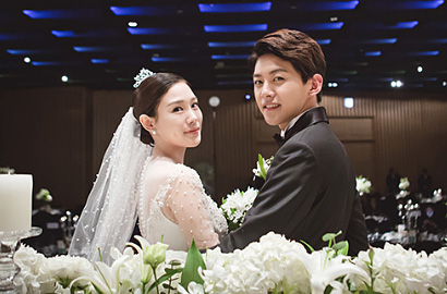 Resmi Menikah, Dongho Eks U-KISS Pamer Foto Cium Mesra 
