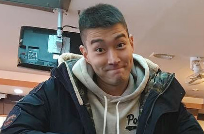 Lewat Surat, Siwon SuJu Curhat ke ELF Sempat Depresi Pertama Wamil