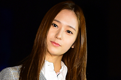 Netter Komentari Kepribadian Krystal f(x) Usai Beredar Fotonya Ambil Surat Fans