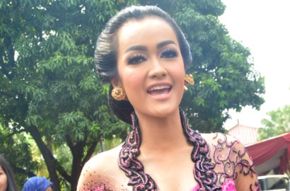 Jupe Ungkap Sering Ajak 'Ngobrol' Rambut dan Kakinya Selama Kena Kanker