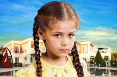 Menang SCTV Awards 2015, Bintang 'Elif' Pamer Piala