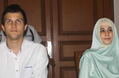 Stuart Ngotot Ogah Cerai, Risty Minta Maaf Sidang Cerai Berlarut-Larut