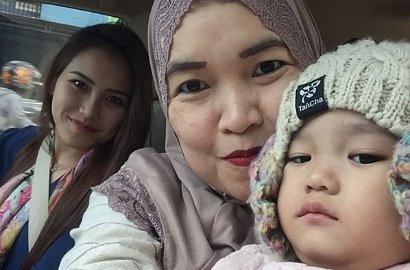 Kocaknya Gaya Ayu Ting Ting dan Bilqis Kompak Goyang India