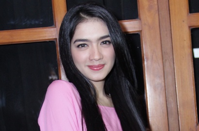 Ayah Pasha Komentari Foto Mesra Sang Anak dengan Angel Karamoy