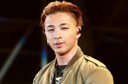 Bikin Iri, Intip Unyunya Taeyang Big Bang Bagi-Bagi Makanan pada Fans Ini