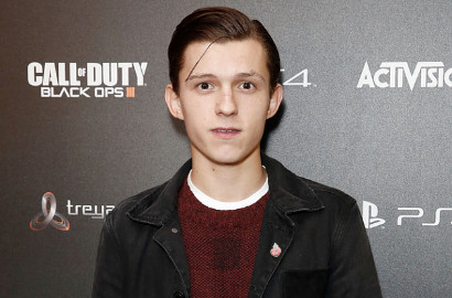 Tom Holland Pamer Potong Rambut, Demi Peran 'Spider-Man' yang Baru?