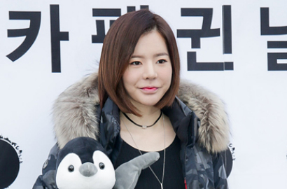 Sunny SNSD Bikin Heboh Pamer Foto Ciuman Bibir, dengan Siapa?