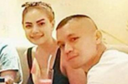 Pakai Kalung Salib, Nikita Mirzani Dituduh Pindah Agama Demi Samuel Rizal