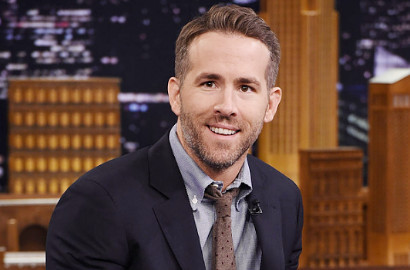 Kocak, Ryan Reynolds Pose Nakal dan Pamer Pantat di Poster Terbaru 'Deadpool'