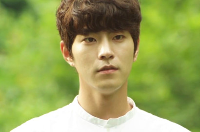 Wajah Sendu, Hong Jong Hyun Tetap Mesra di 'Alice: Boy From Wonderland'