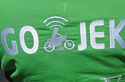 Akun Suspend dan Diminta Ganti Rugi Jutaan, Sopir Go-Jek di Surabaya Demo