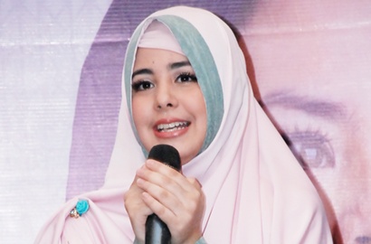 Risty Tagor Tak Akan Buang Nama Stuart Collin untuk Calon Anaknya