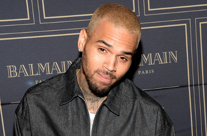 Gagal Move On, Chris Brown Yakin Rihanna Masih Cinta Mati Kepadanya