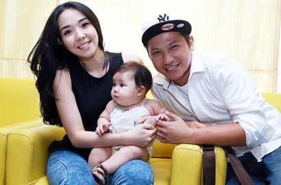 Imut Nggemesin, Intip Foto Natal Gempita Bareng Gading dan Gisel