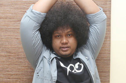 Syuting 'Get Up Stand Up', Babe Cabita Curi Ciuman dari Acha Sinaga