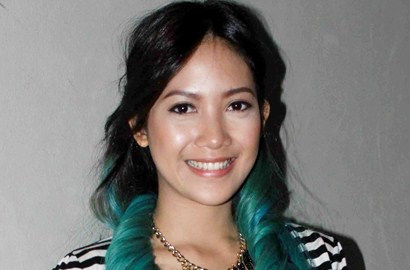 Demi 'Pinky Romance' Si Cantik Dhea Seto Rela Tampil Botak