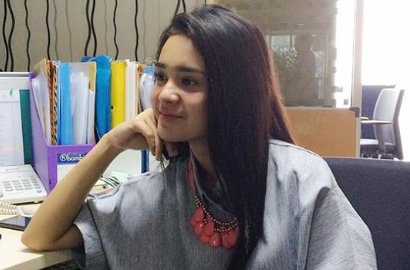 Syuting Bareng di 'Alphabet', Michelle Zudith Puji Penyandang Tuna Netra