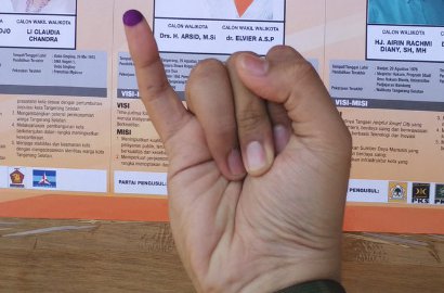 Pilkada 2015, Selfie Jari Kelingking Jadi Tren di Kalangan Netter